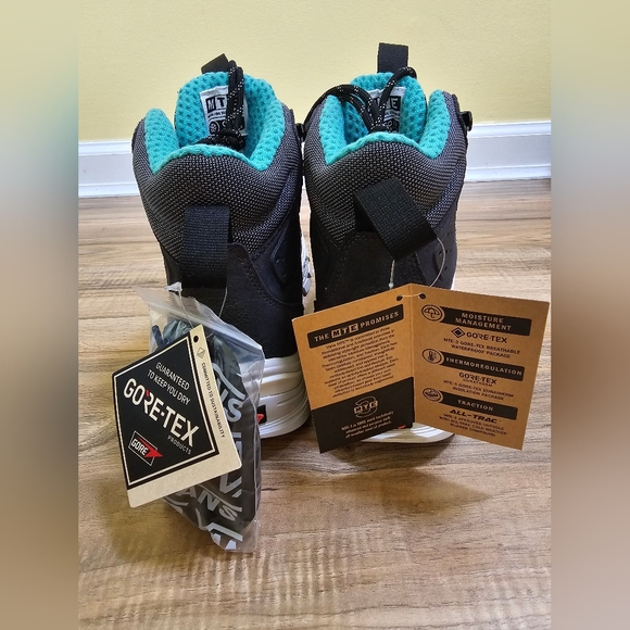 VANS MTE UltraRange EXO Hi Gore-Tex Shoe - Picture 4 of 12